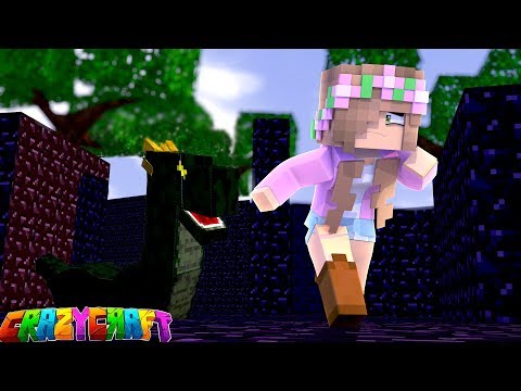 TRAPPED IN A SCARY MAZE IN CRAZY CRAFT! | Minecraft Little Kelly Plays