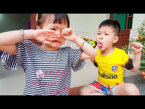 Anh Trai Long Sứt Lanh Chanh Với Bé Chi Bị Mẹ Phạt Lau Nhà | Bé Chi TV