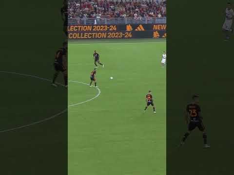 A sweet one-touch assist from Paulo Dybala for Lukaku #shorts