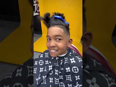 Cutting random kids hair in walmart😂 @velasquezfamilia