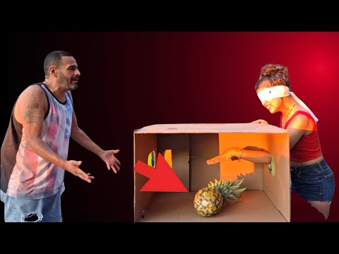 GUESS WHATS IN THE BOX CHALLENGE 😂😂😂