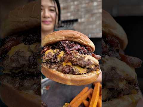 bacon onion jam smash burgers 🔥#burgers #food #blackstone