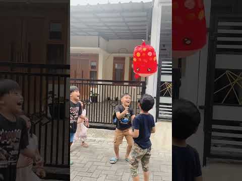 kok bisa balon nya terbang sampai jauh banget 😯 #shortvideo #balon #balongas #balonkuadalima