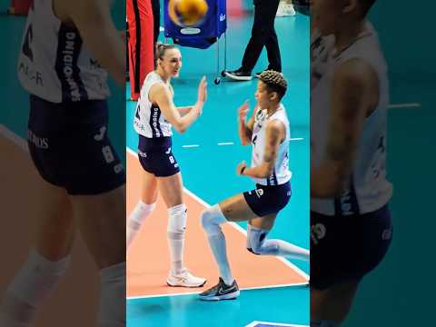 Melissa Vargas & Friends: Spontaneous Dance Party! 🎉🏐  #AnaCristina #HristinaVuchkova #LizaSafronova