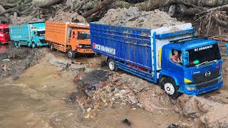 KONFOY truk MITSUBISHI Fuso ENGKEL 220ps, HINO 500, FAWW muat pasir SUNGAI 
