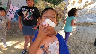 Quien Gano  Niños o Niñas con más Bombones en su boca 