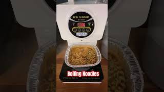Boiling spicy noodles 🍜 #spicynoodlesmukbang #spicynoodlesoup #spicynoodleseatingchallenge