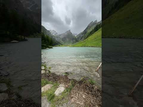 #شورت بحيرة ساحرة وسط جبال سويسرا! 🇨🇭💧 #seealpsee