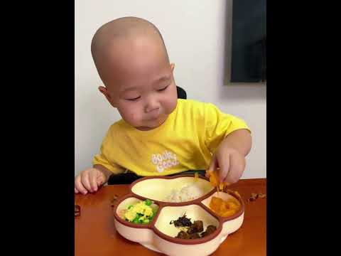 人类幼崽沉浸式干饭，瘦是不可能瘦的！ #搞笑#吃饭#双胞胎