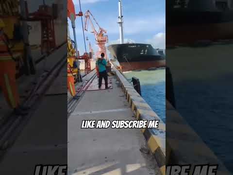 Big Accident on the ship 🚢😔 very Denjures view 🌊🚢#trending #reels #navyship #shorts #ytshort #travel