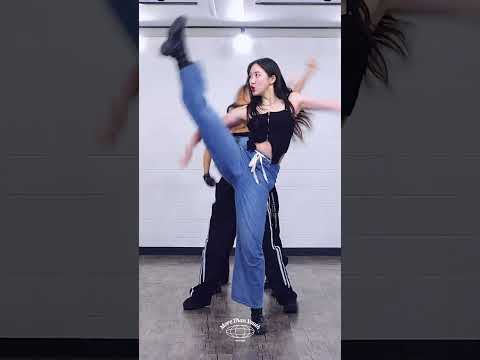 잊지 마 내가 두고 온 toe shoes | LE SSERAFIM 르세라핌 - ‘ANTIFRAGILE’ #Shorts Ver.