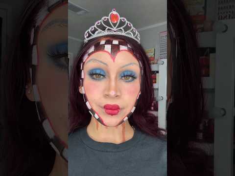 Queen of hearts💕 👸 #queenofhearts #aliceinwonderland #fyp #halloweenmakeup #halloweenlooks