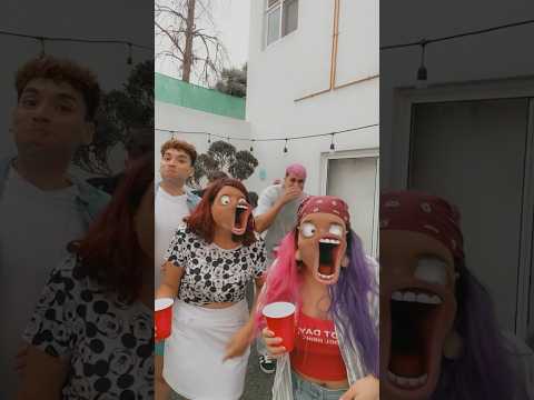 SI TE RÍES PIERDES