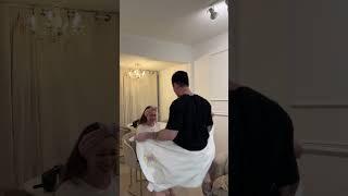 Ele fez isso na FRENTE DA NAMORADA e ela PASSOU MAL de rir 😂