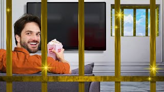 FIQUEI RICO NA PRISÃO E MONTEI A CELA MAIS LUXUOSA!