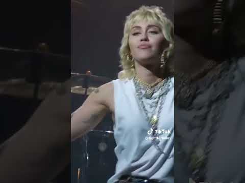 the Heart of Glass cover is so legendary #shorts #mileycyrus #foryou #fyp #music #viral