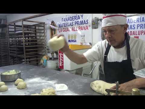 PAN DECORADO CON RELLENOS