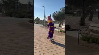 Patinar en parque 🛴 🫰🏻