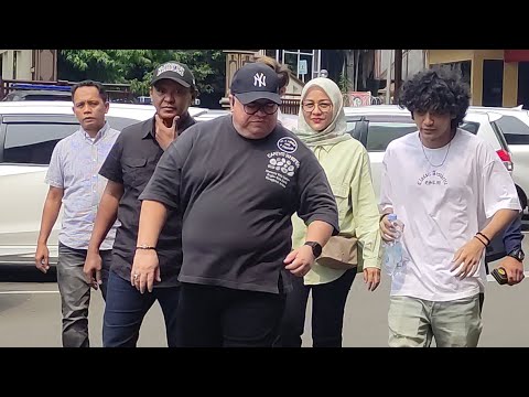 UMAR BAJIDEH & RAZMAN ARIF DATANGI POLRES JAKSEL LAPORKAN NIKITA MIRZANI