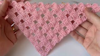 Easy Crochet Corner to Corner Triangle Shawl Pattern #crochet #crochetshawl