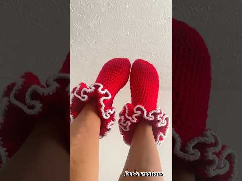 Perfect idea for a quick project ❤️😍 #crochetsocks #crochetruffles #croche