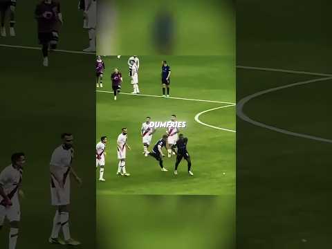 Dumfries vs Acunã 😳 #futebol #highlights