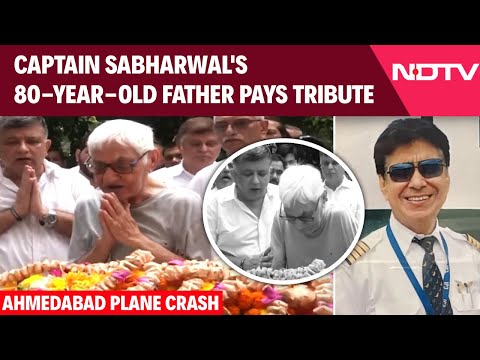 Ahmedabad Plane Crash | Captain Sumeet Sabharwal's Grieving 80-Year-Old Father Pays Final Tribute