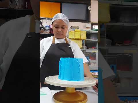 Mas pinasempling paggawa ng 3 tier graduation cake na may mga picturea decoration! | 3 tier cake