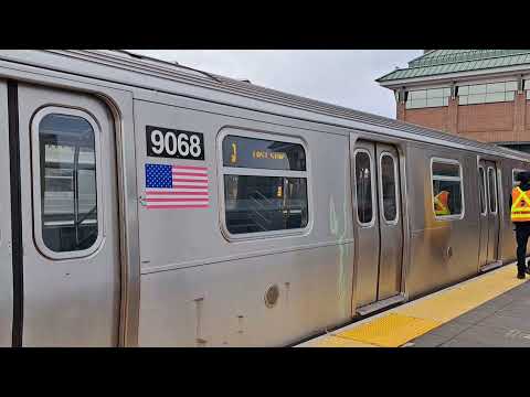 MTA: the rush hour R160 Q train