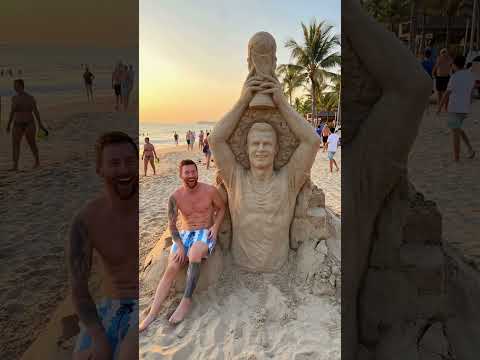 Ronaldo & Messi Do the Sand Sculpture Trend ๐ฎ