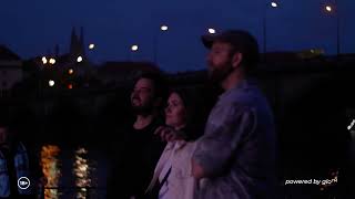 První svého druhu v ČR - Instalace glo DIALOG v Praze