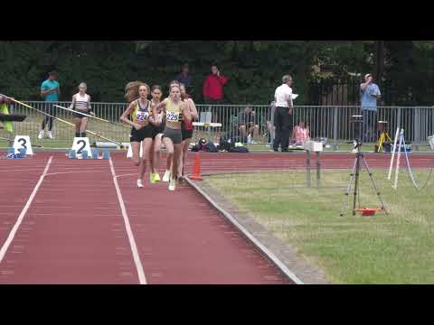 1500m under 20 women final South of England Championships 19th June 2022 start after 100m