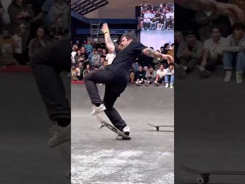 No WAY he landed that 🥶… (@berrics)