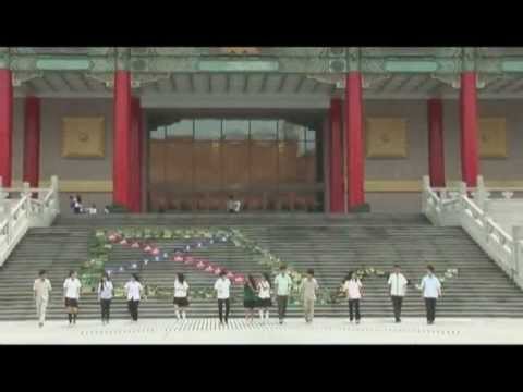 風箏正式版MV-2012十五所高中同學大合唱完整首播 - YouTube