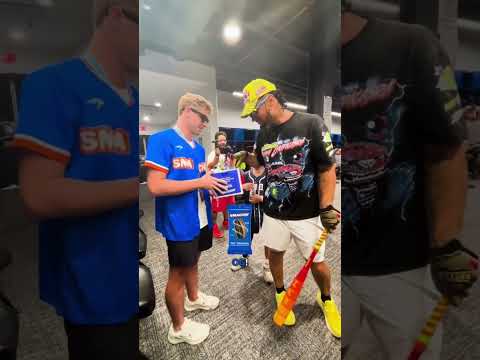 Asking Riff Raff to try my sunflower seeds🤝