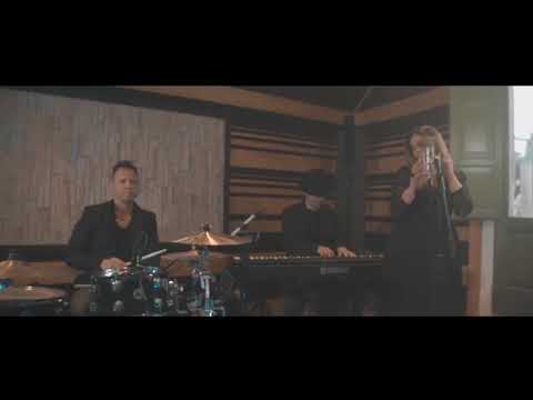 Paola Liaci music entertainment