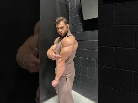 Two Tricep Exercises for Growth & Volume! #bodybuilding #aesthetic #armworkout #grind #muscle #gym