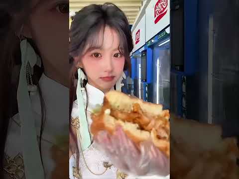 舌尖上的小吃子 。#吴嘉茹 #说句不好吃的 #大吃帝国 #douyin