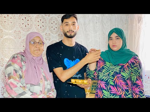 فلم قصير:  مرض وعطاتو كلوة ولحتها عدوستها لزنقة ومضناتش بلي (شاهد الصدمة)🔥🔥زواج محغور 😭😭