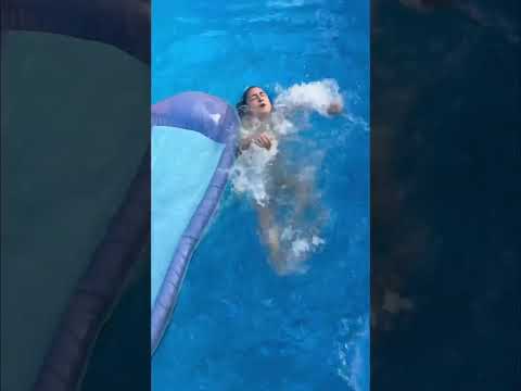 Cuando no sabés nadar y vas a una pile 🚫🏊🏼♀️Conocen a alguien?🤔 #comedia #humor #verano