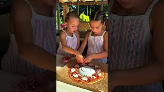 🍕 A Pizza Like You’ve Never Seen Before! Enjoy! 😍 #angelicasfamily