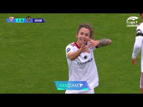 Esther Mart&iacute;n-Pozuelo: Celebraci&oacute;n del gol en la FAN CAM