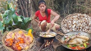 Yummy! Duck curry tasty with red ant egg, Chicken spicy cooking is delicious food, Cooking and eat