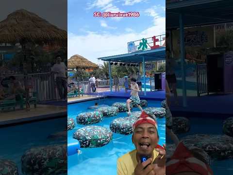 BERHASIL MELEWATI RINTANGAN TRAMPOLINE DIATAS AIR #waterpark #waterslide #summer #fun #travel