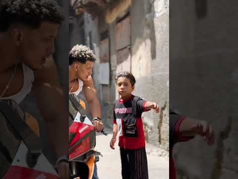 دوشه شاف ناس بيعكسو واحده راح يدافع عنها 😂 شوفو حصل اي معاه 🔥