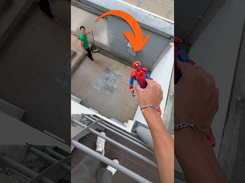 SI ATRAPAS EL SPIDERMAN DE LEGO TE LO QUEDAS !!