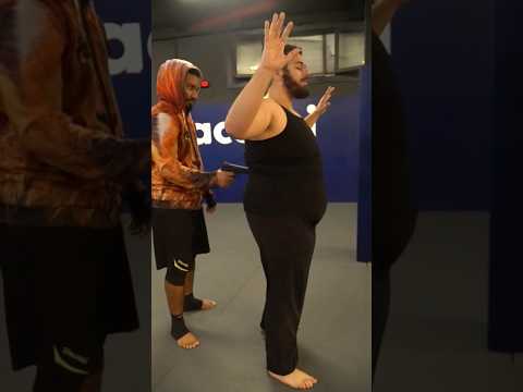 Comment te défendre contre une arme à feu #selfdefense #shortyoutube #youtubeshorts #danger #combat