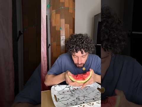 طريقه اكل البطيخ 😂