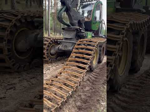 how to put the chains on the 1270g harvester #automobile #harvester #wood #johndeere #tractor #viral
