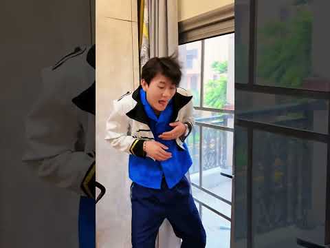 王子碰什么都触电